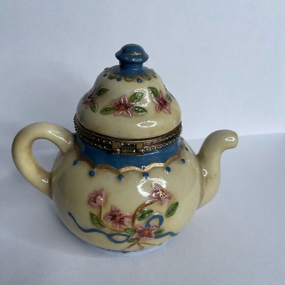 Vintage Teapot Trinket Box Flowers and‎ Metal Rim Miniature Dinnerware - Picture 1 of 6